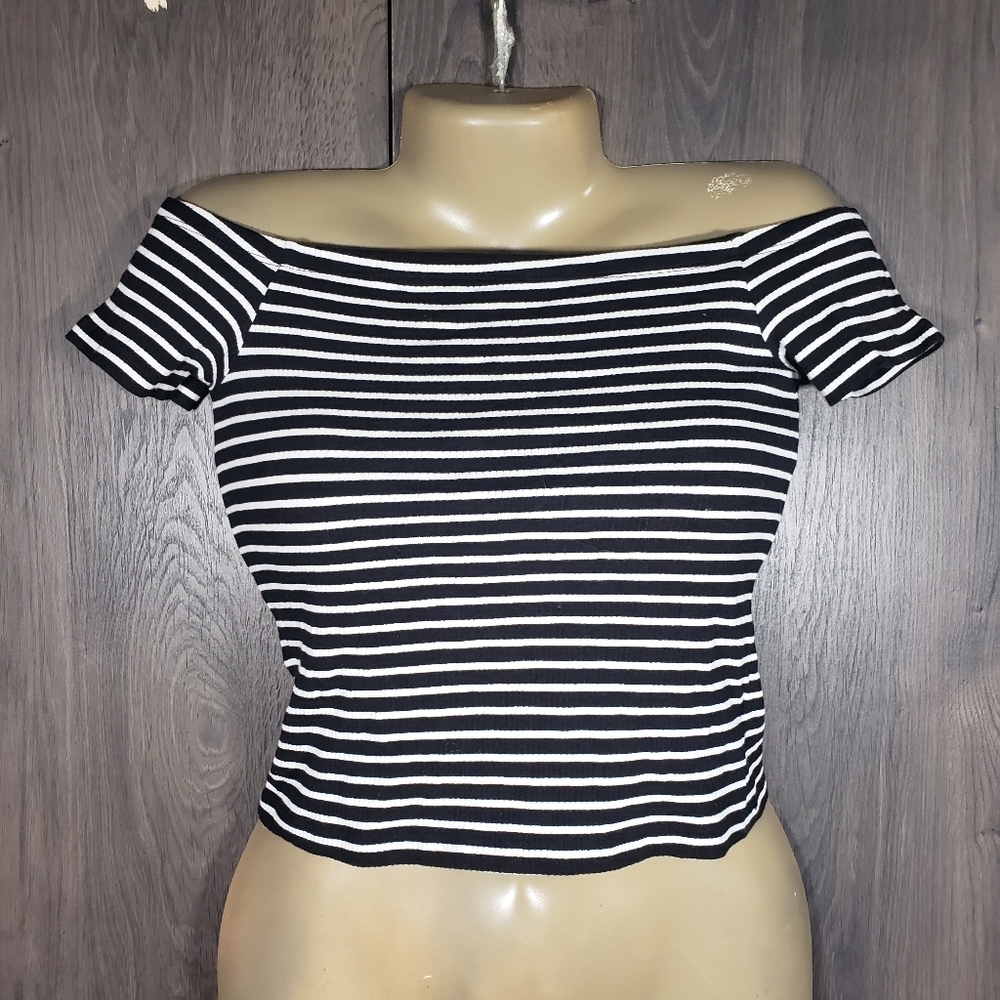 Forever 21 Womens Size Medium Crop Top